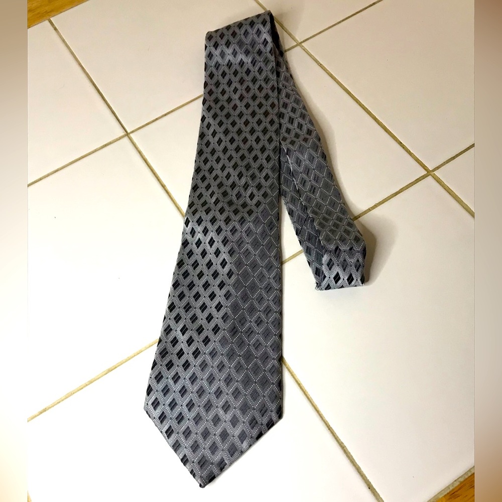 Jones New York silver and black tie
